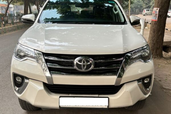 Toyota Fortuner Sigma 4  AT Sunroof